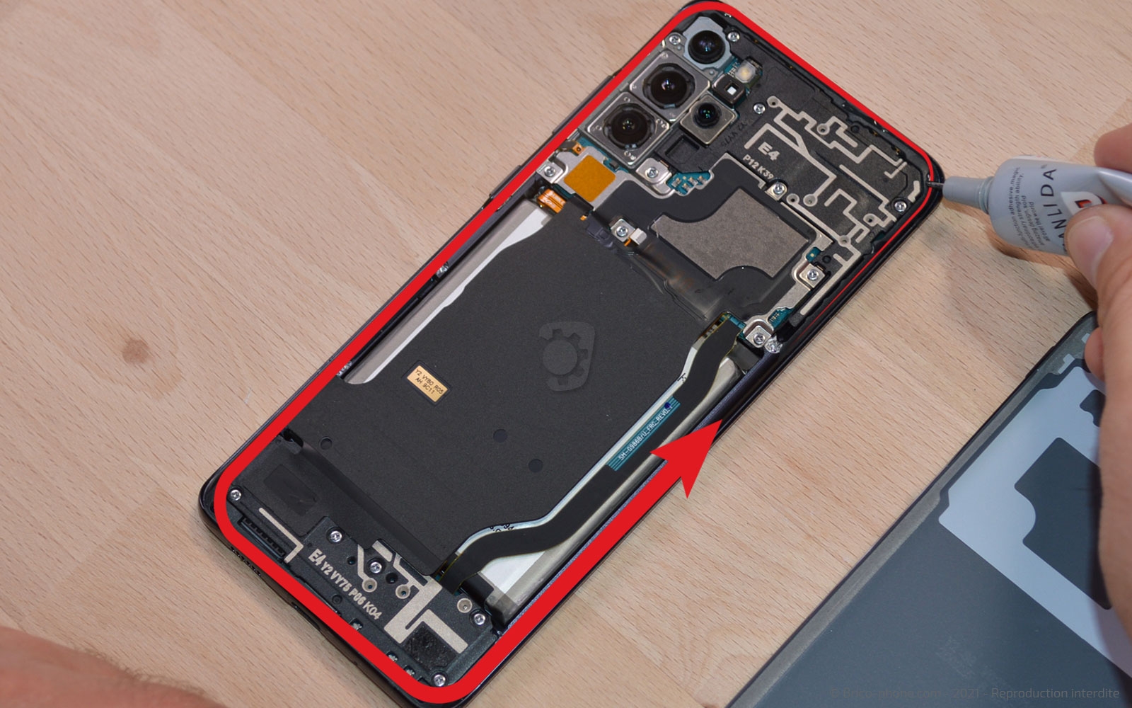 Changement du connecteur de charge sur Galaxy S20 Plus photo 2