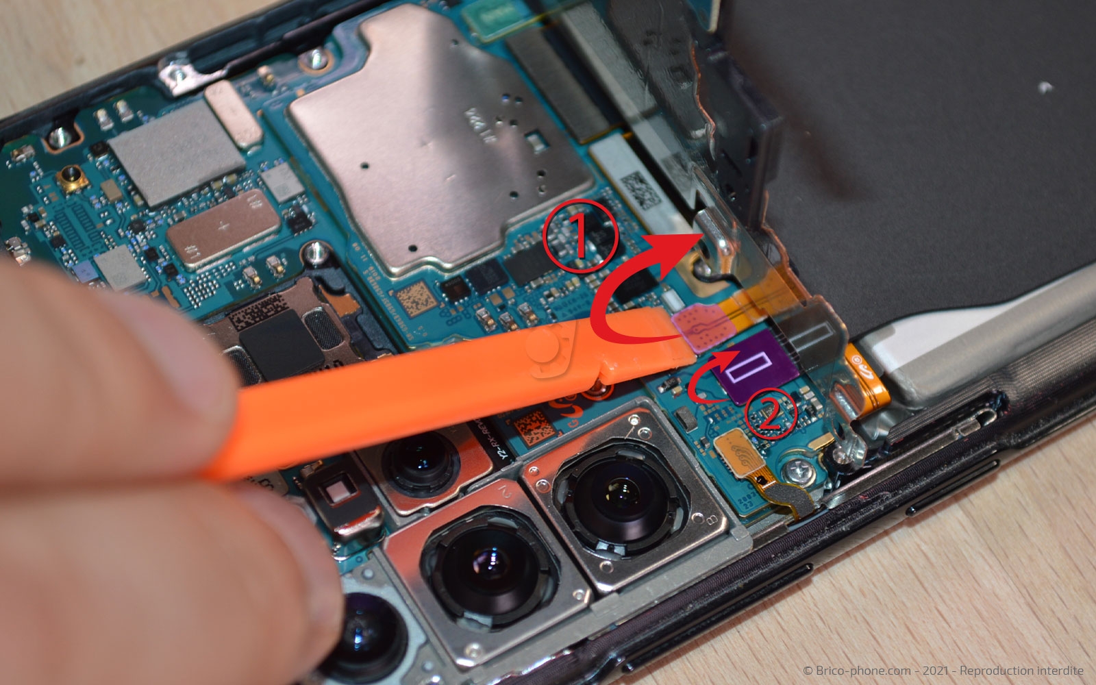 Changement du connecteur de charge sur Galaxy S20 Plus photo 3