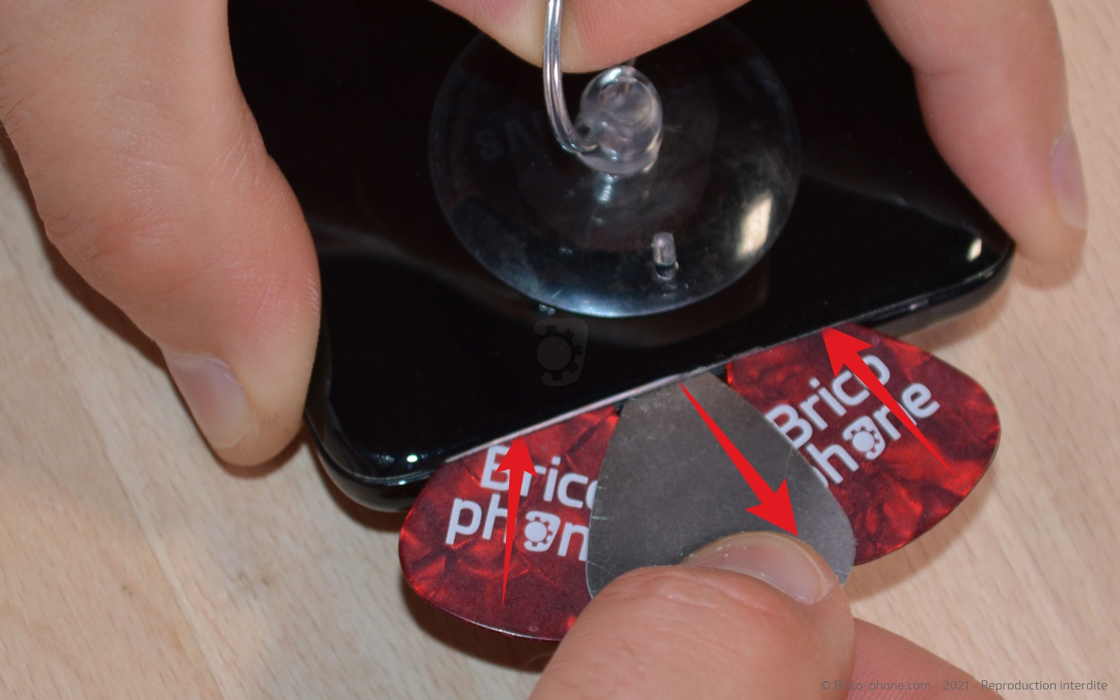 Changement de vitre arrière sur Galaxy S20 Plus photo 4