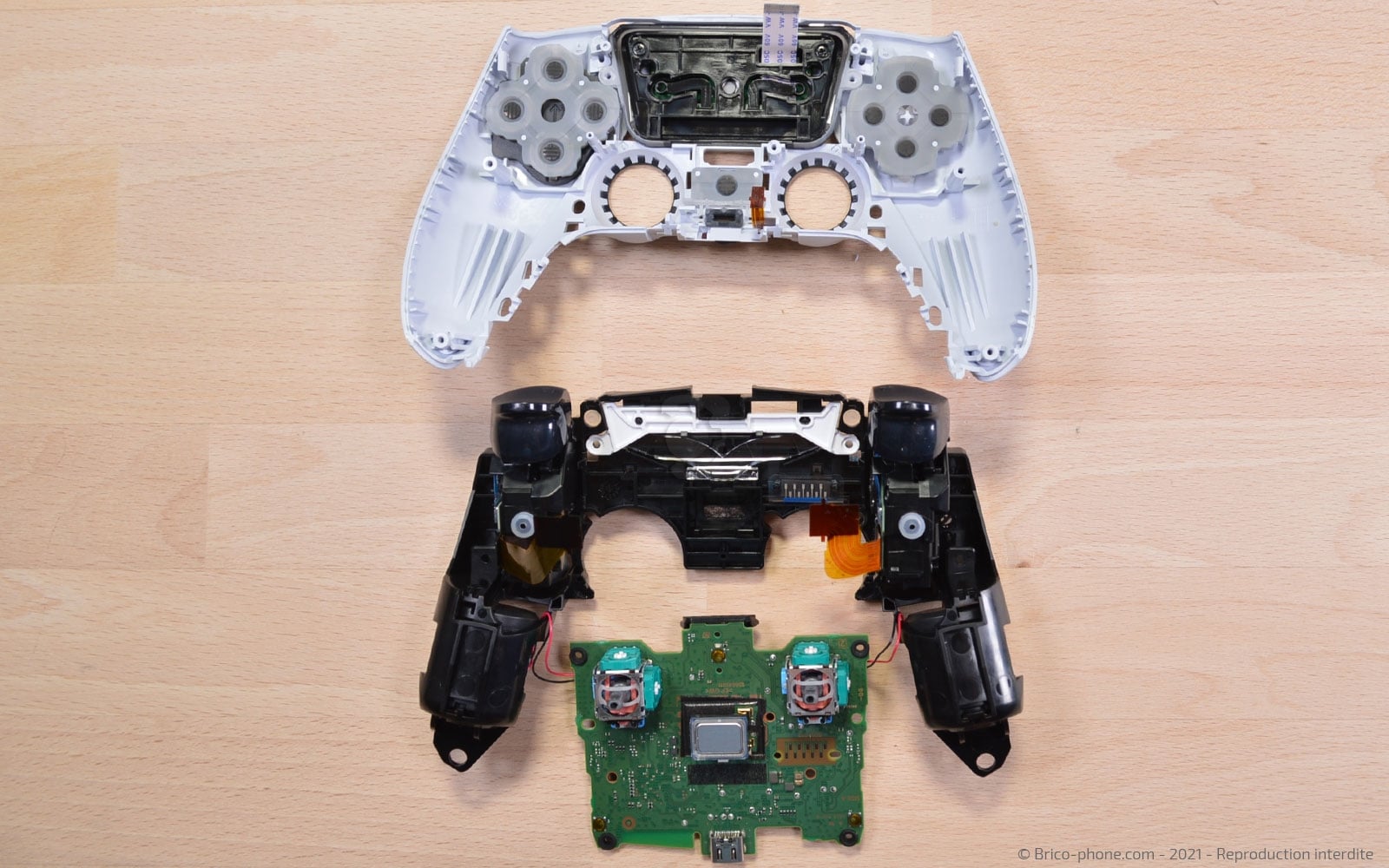 Démontage complet de la manette sur Playstation 5 photo 3