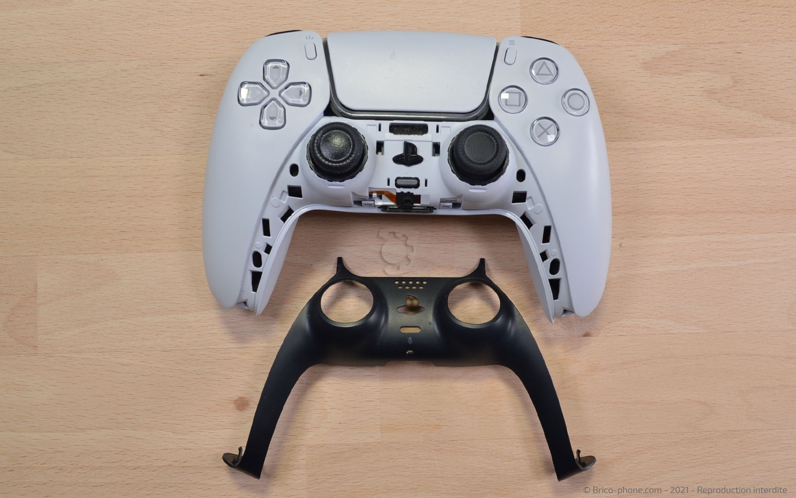 Démontage complet de la manette sur Playstation 5 photo 2