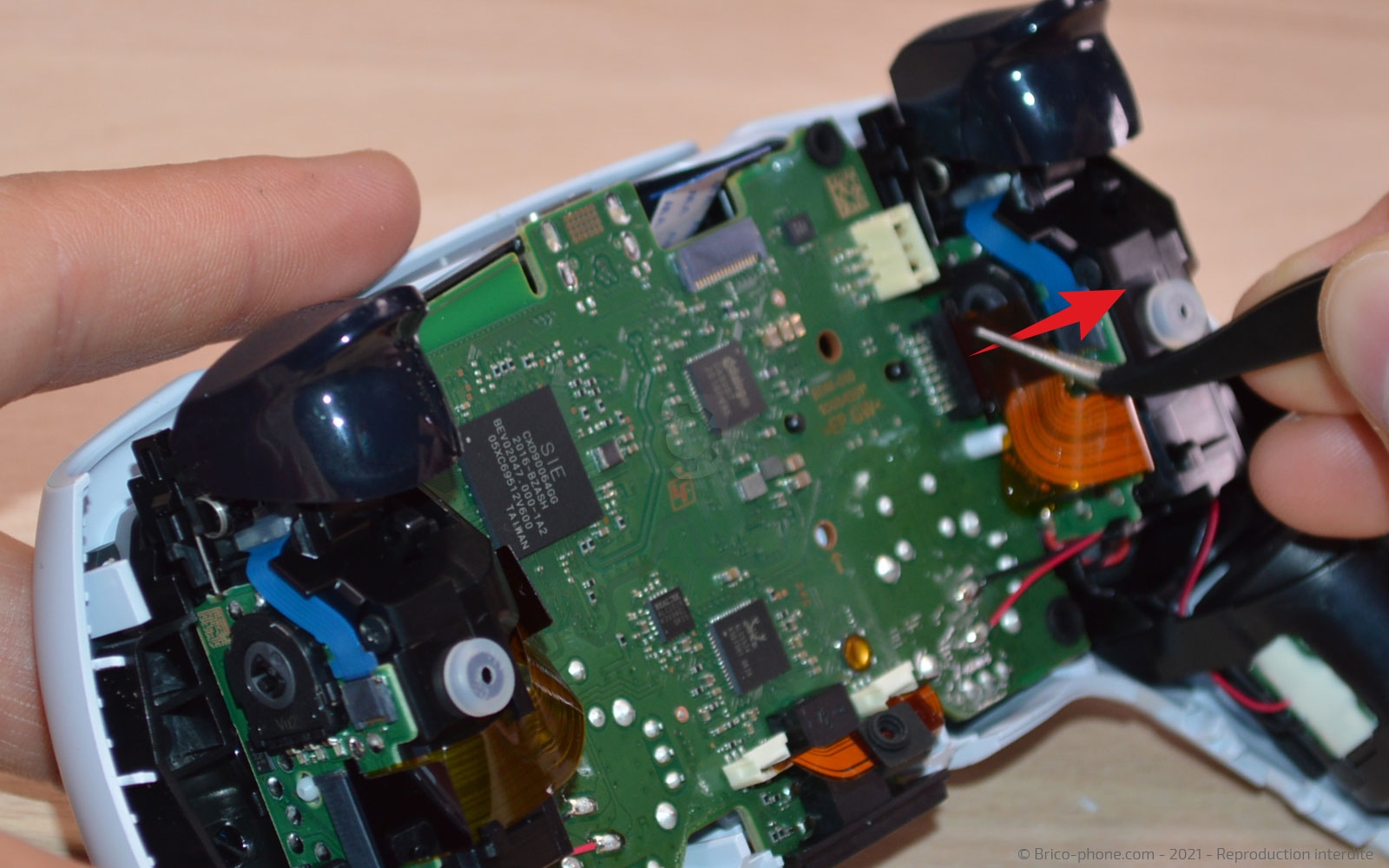 Démontage complet de la manette sur Playstation 5 photo 2
