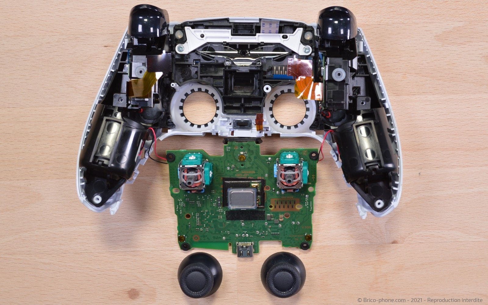 Démontage complet de la manette sur Playstation 5 photo 4