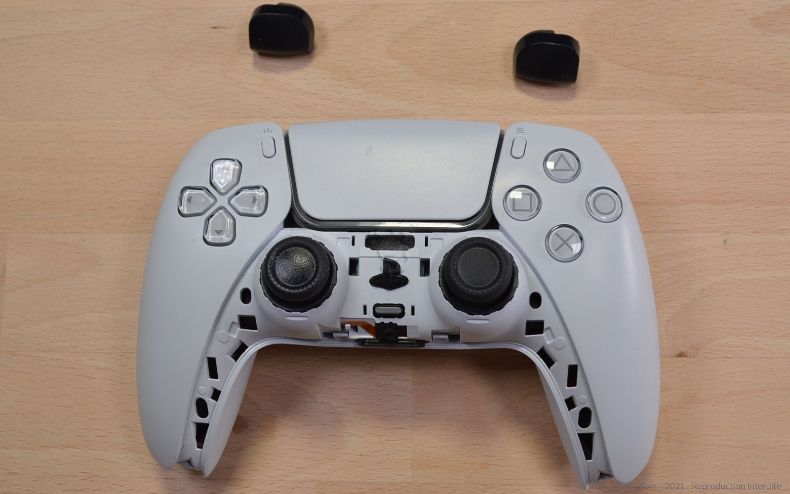 Changement des Joysticks de la manette sur Playstation 5 photo 2