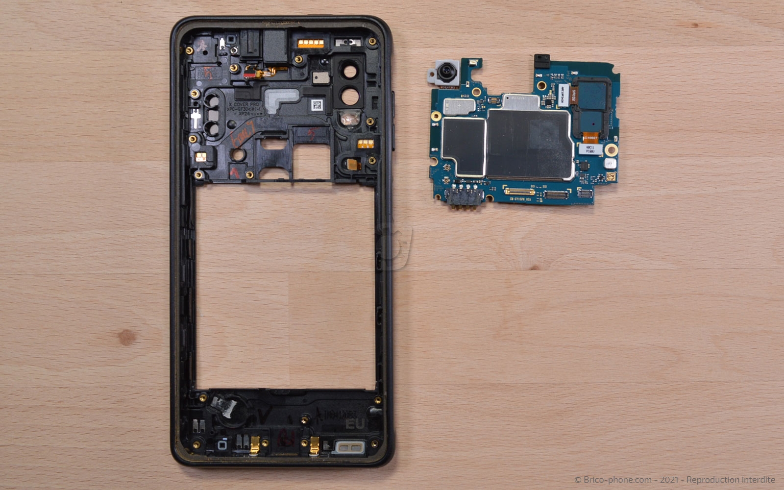 Démontage complet sur Galaxy Xcover Pro photo 2