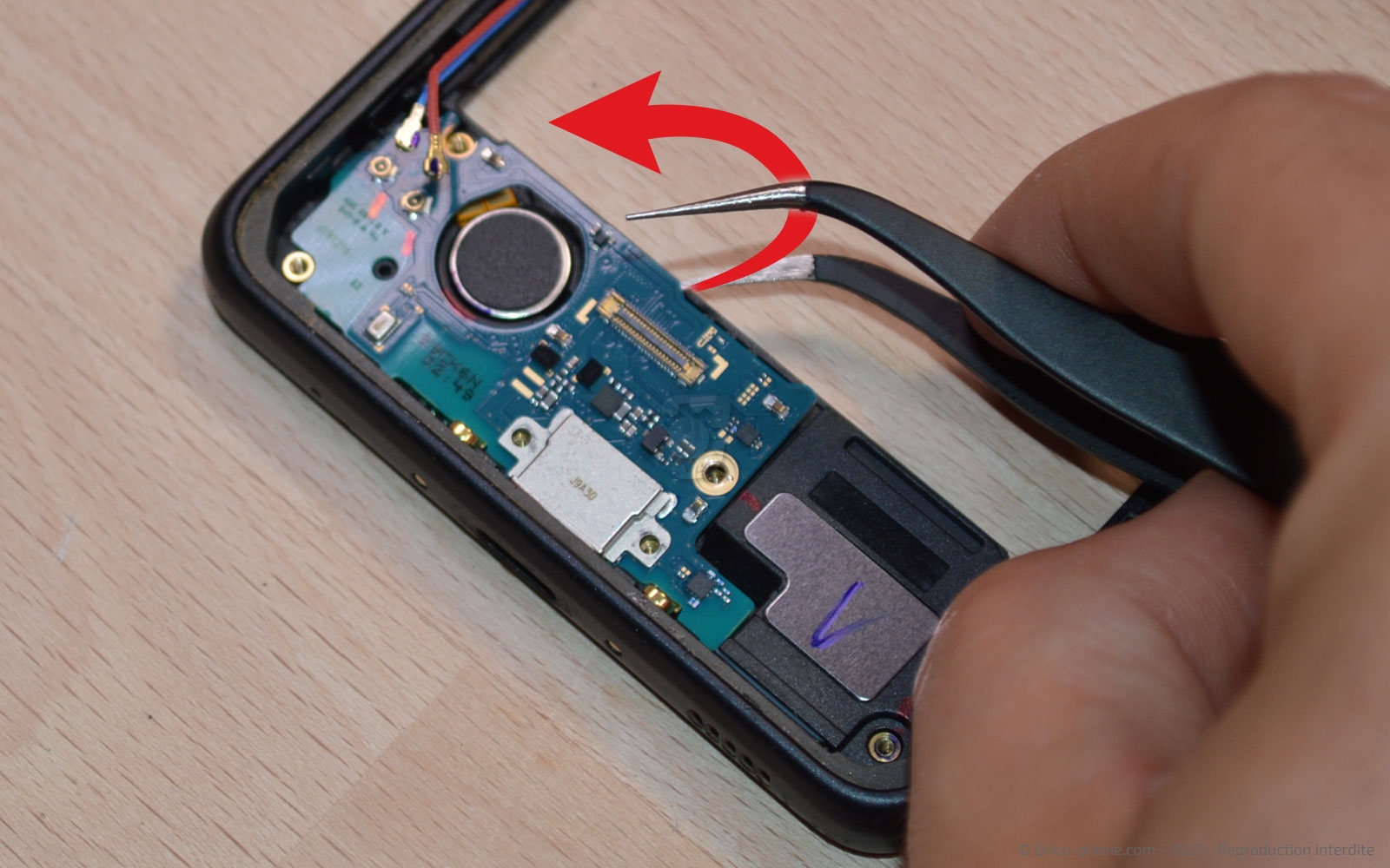 Changement du connecteur de charge sur Galaxy Xcover Pro photo 3