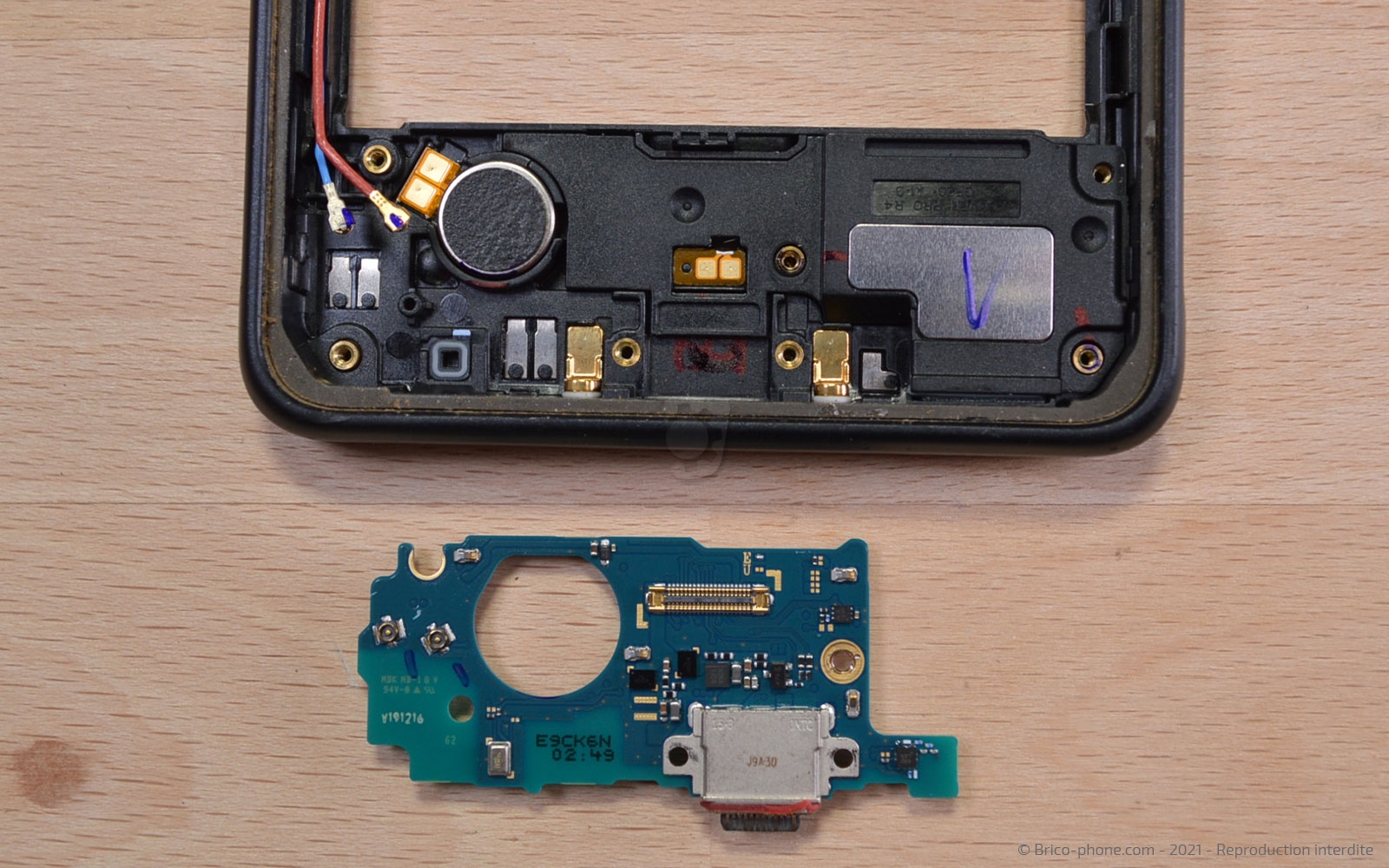 Changement du connecteur de charge sur Galaxy Xcover Pro photo 4