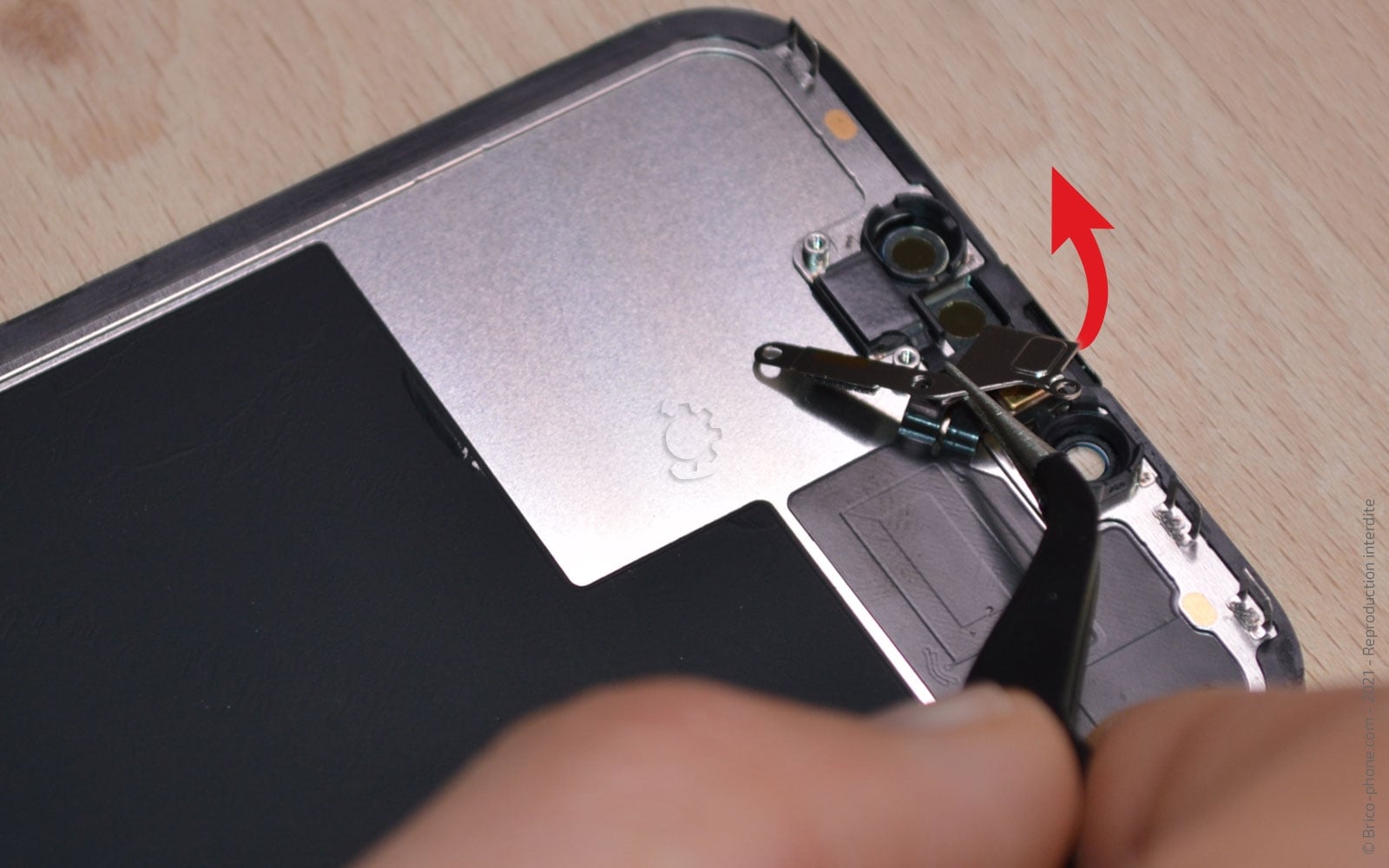 Changement de la batterie sur iPhone 13 photo 2