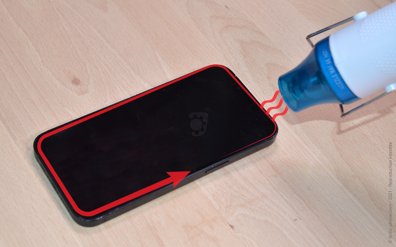 Changement du connecteur de charge sur iPhone 13 photo 2