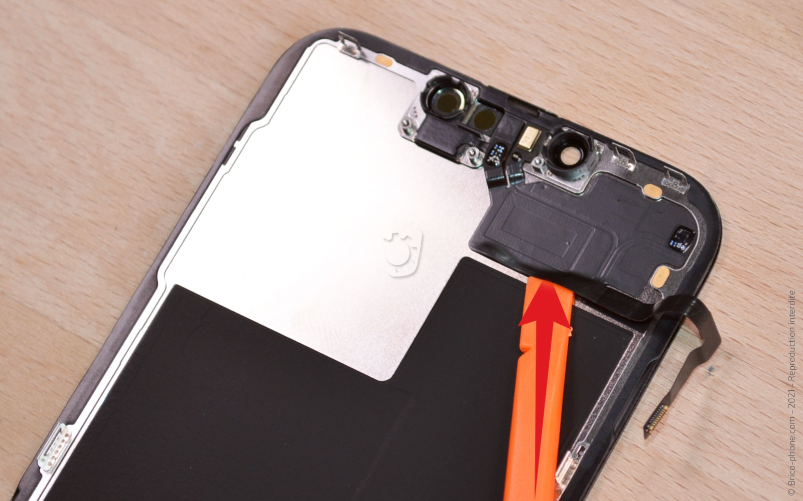 Changement de l'écran (vitre + Oled) sur iPhone 13 Pro photo 2
