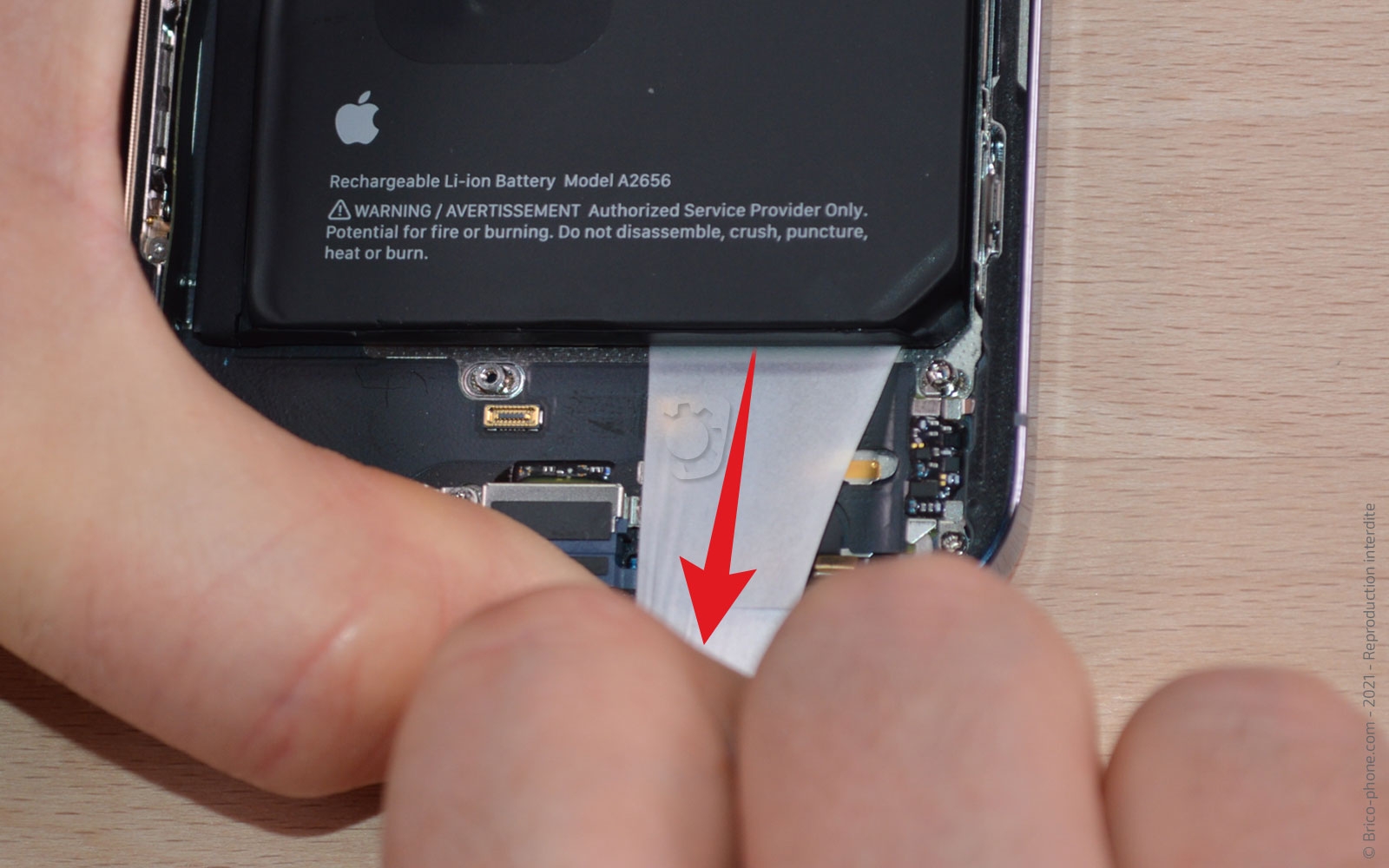 Changement du connecteur de charge sur iPhone 13 Pro photo 4