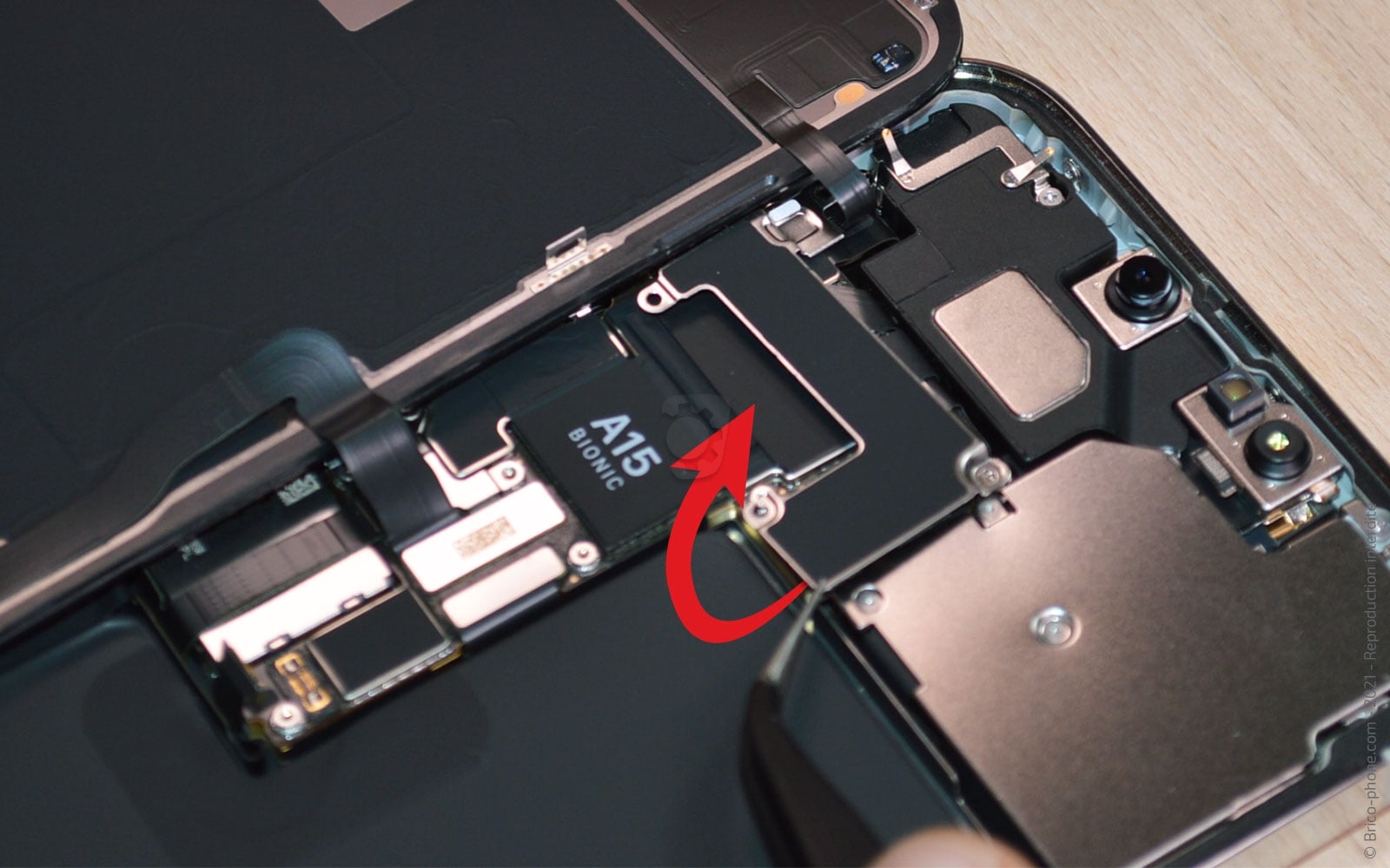 Comment changer l'écran (vitre + Oled) sur iPhone 13 Pro Max photo 3