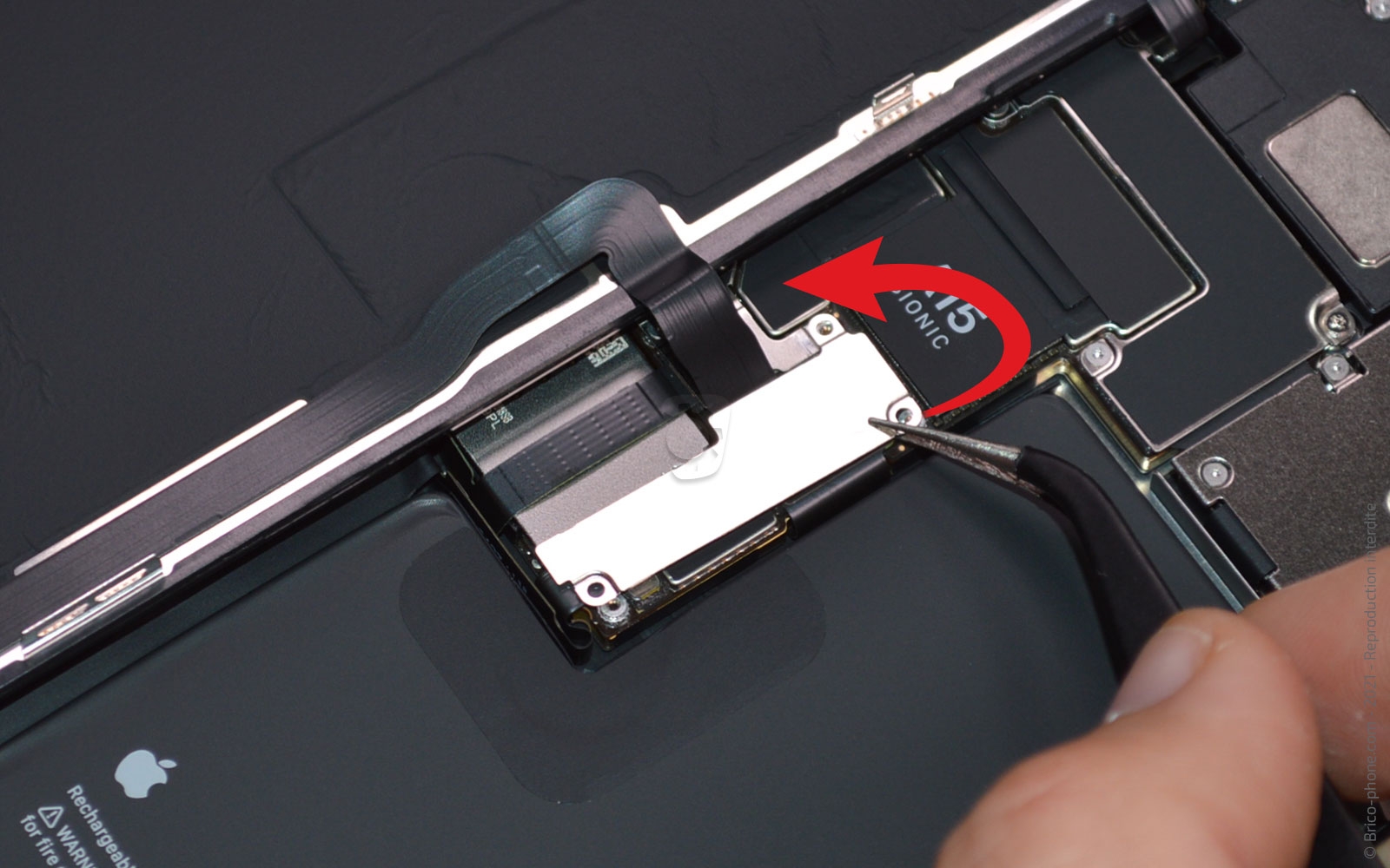 Changement du module triple caméras arrière sur iPhone 13 Pro Max photo 2