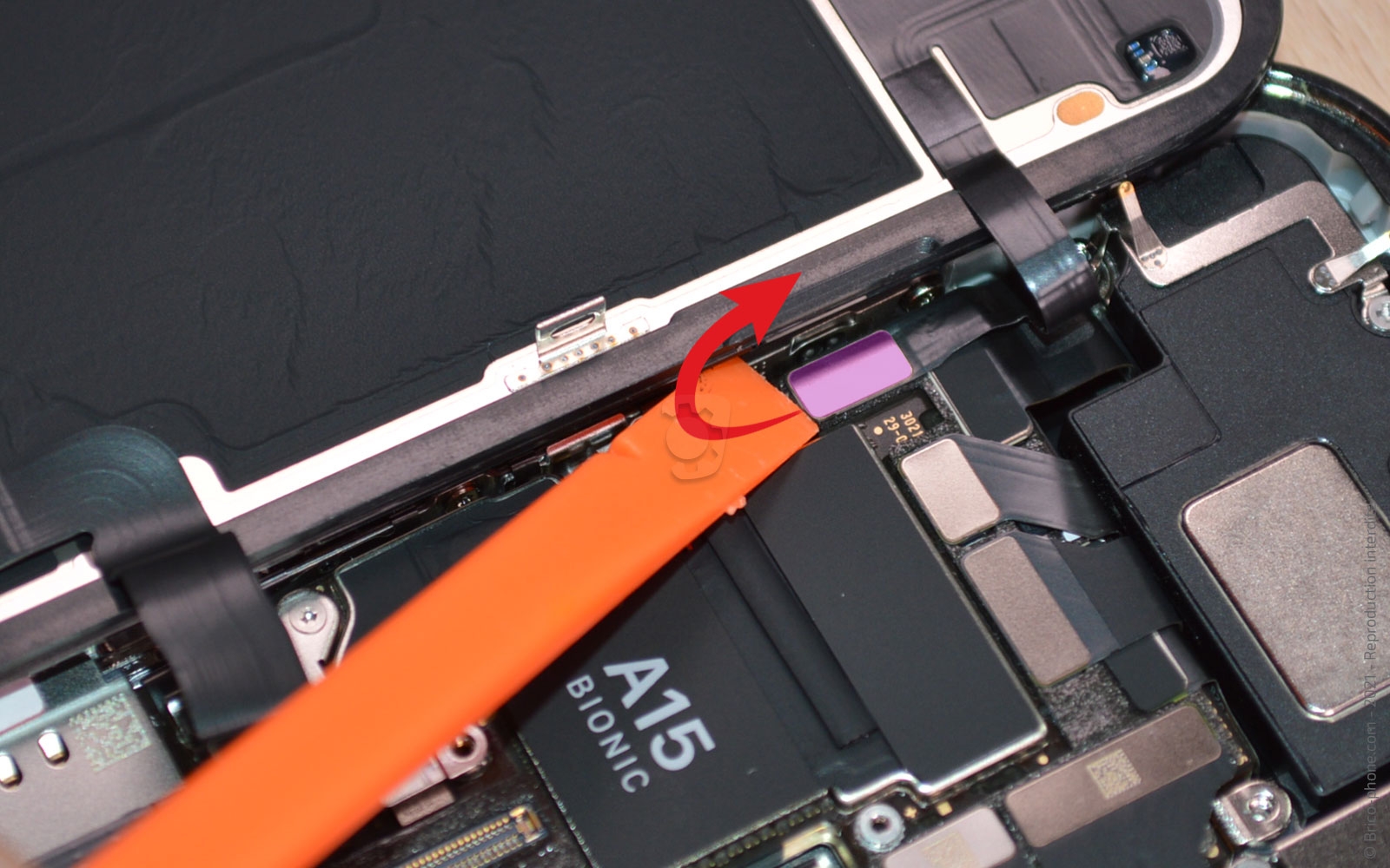 Changement du module triple caméras arrière sur iPhone 13 Pro Max photo 2