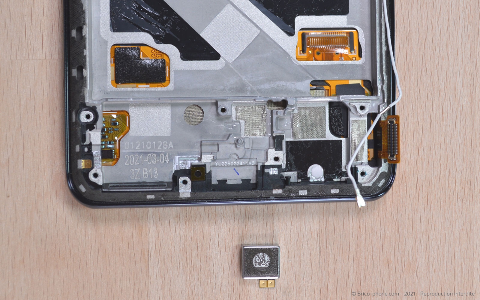 Comment changer le bloc écran sur Poco F3 photo 3