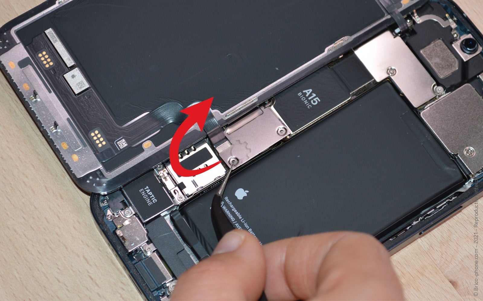 Changement du buzzer (HP interne) sur iPhone 13 photo 2