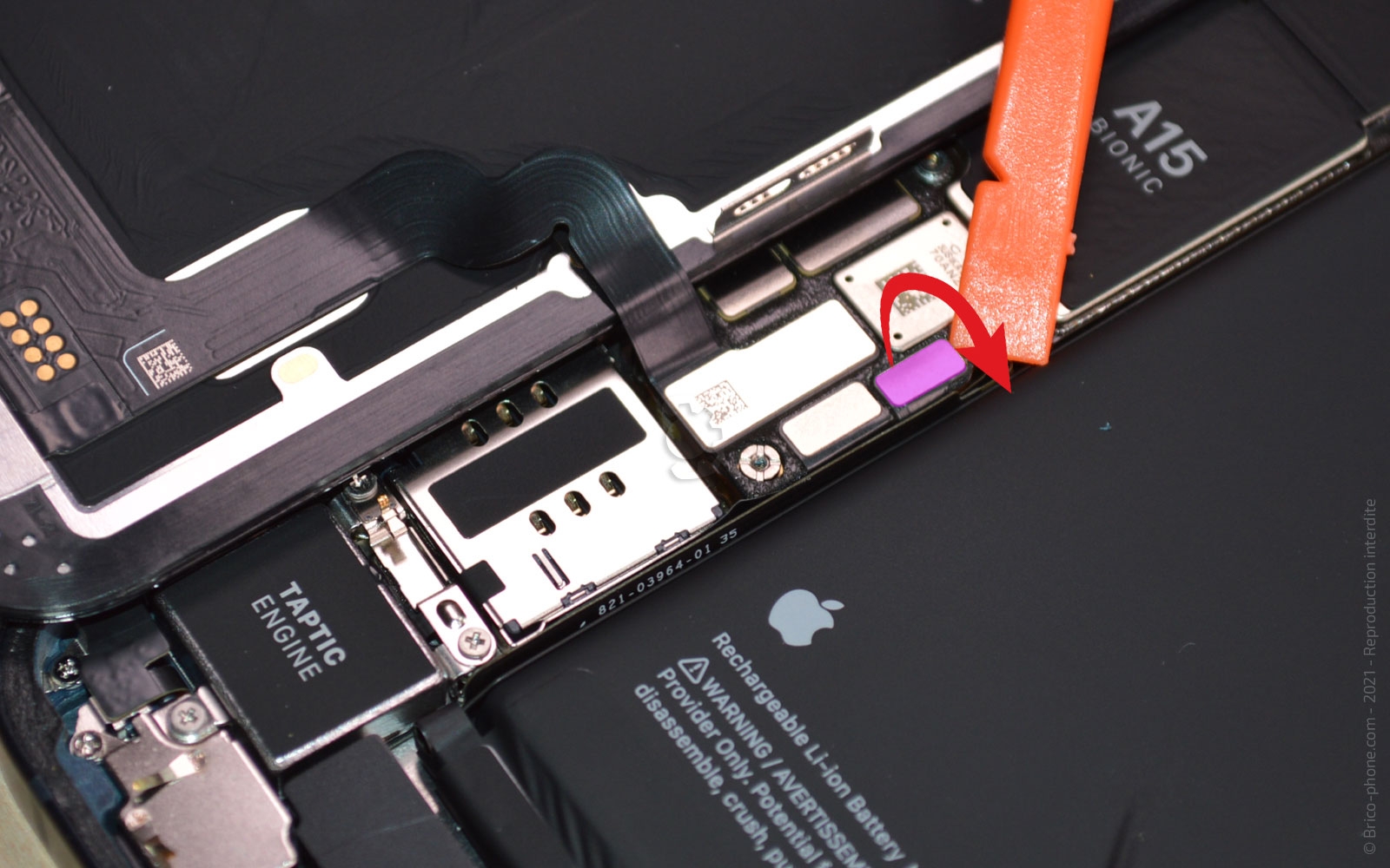 Changement du buzzer (HP interne) sur iPhone 13 photo 4