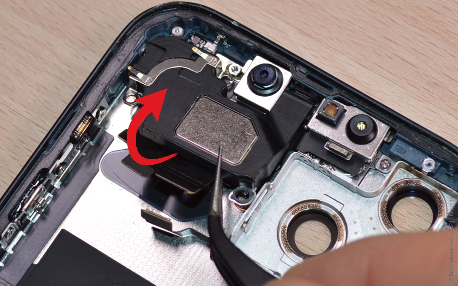 Changement du buzzer (HP interne) sur iPhone 13 photo 3