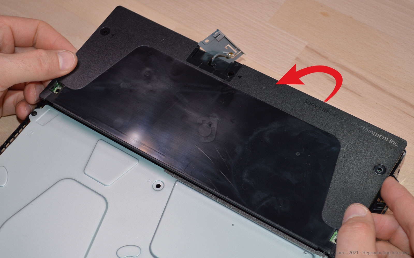 Démontage complet de la Console sur Playstation 4 SLIM photo 1