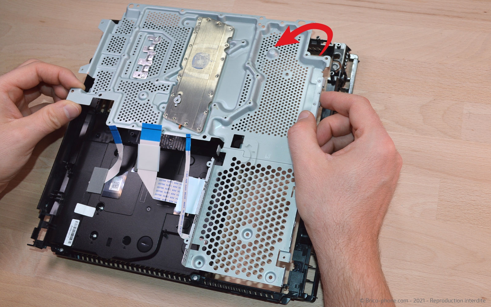 Démontage complet de la Console sur Playstation 4 SLIM photo 2