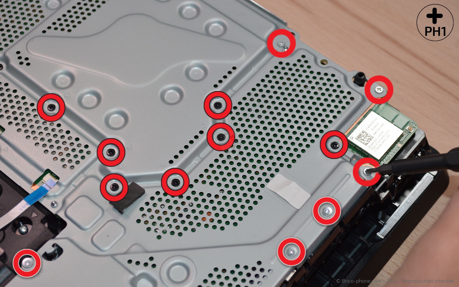 Démontage complet de la Console sur Playstation 4 SLIM photo 2