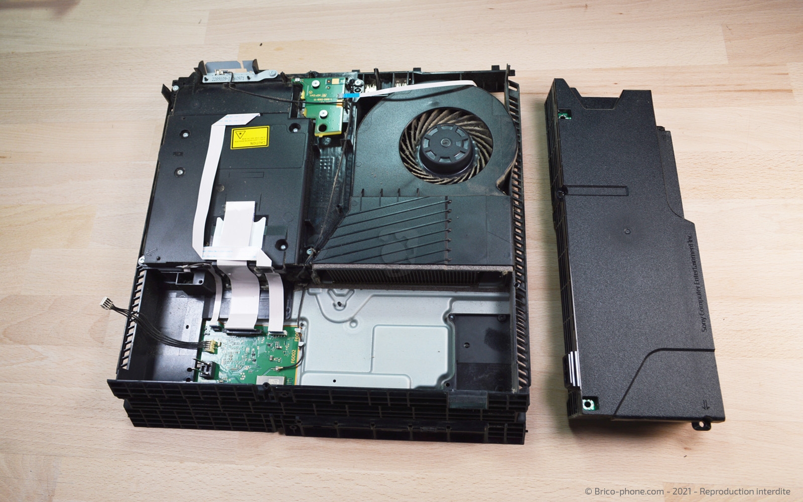 Démontage complet de la Console sur Playstation 4 photo 3