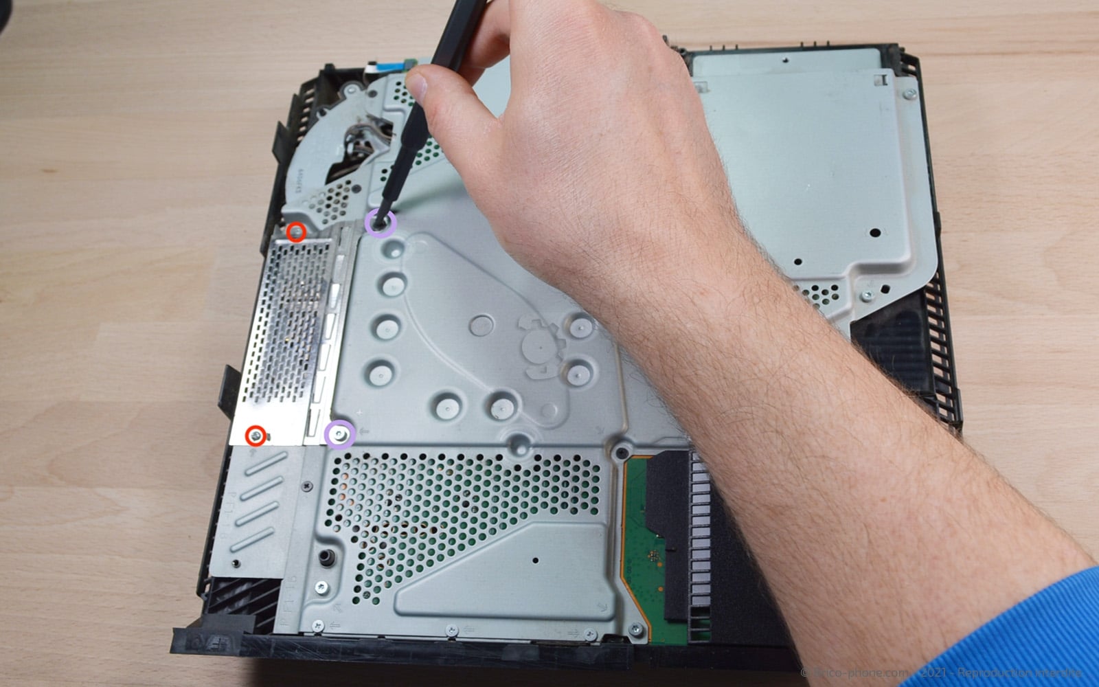 Démontage complet de la Console sur Playstation 4 photo 3