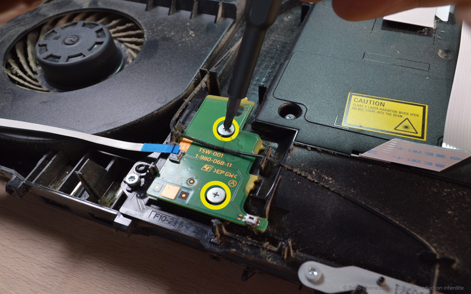 Changement du ventilateur sur Playstation 4 photo 2