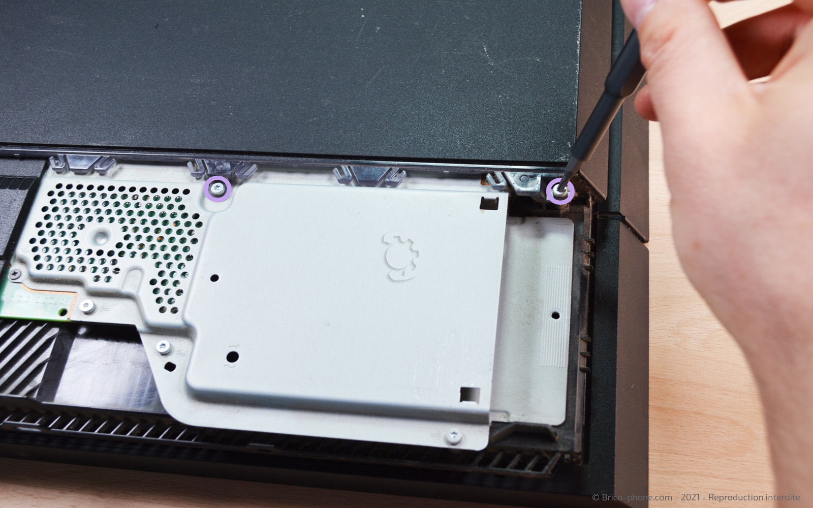 Changement du bloc d'alimentation sur Playstation 4 photo 4