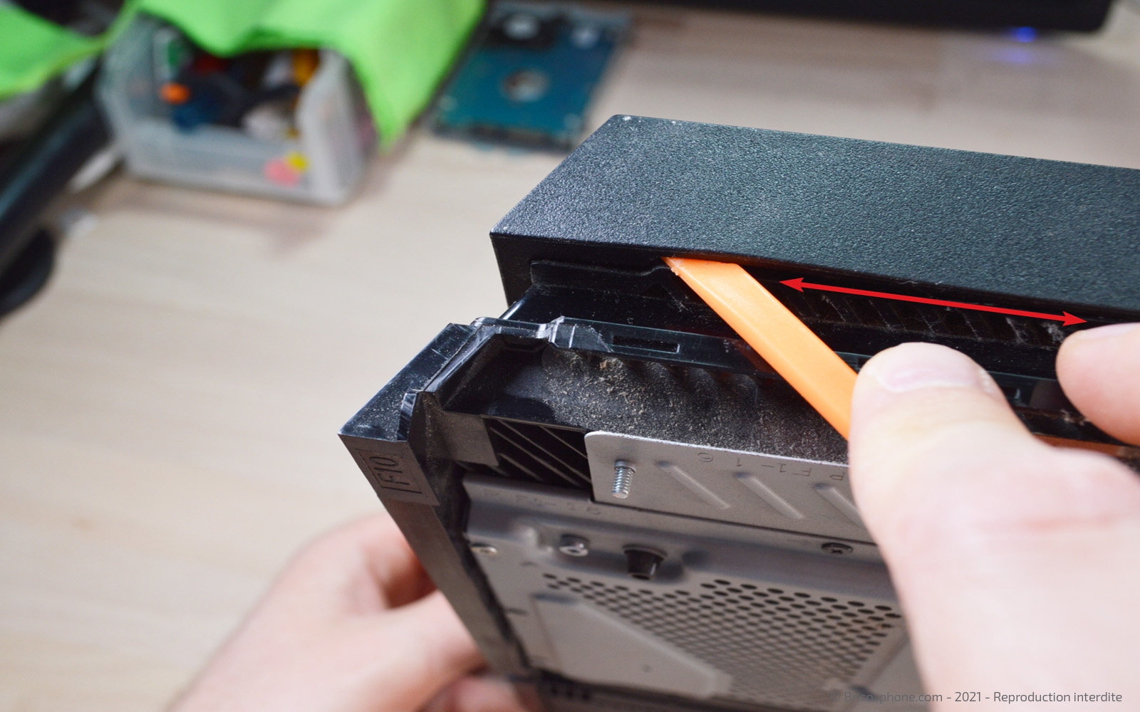 Changement du bloc d'alimentation sur Playstation 4 photo 3