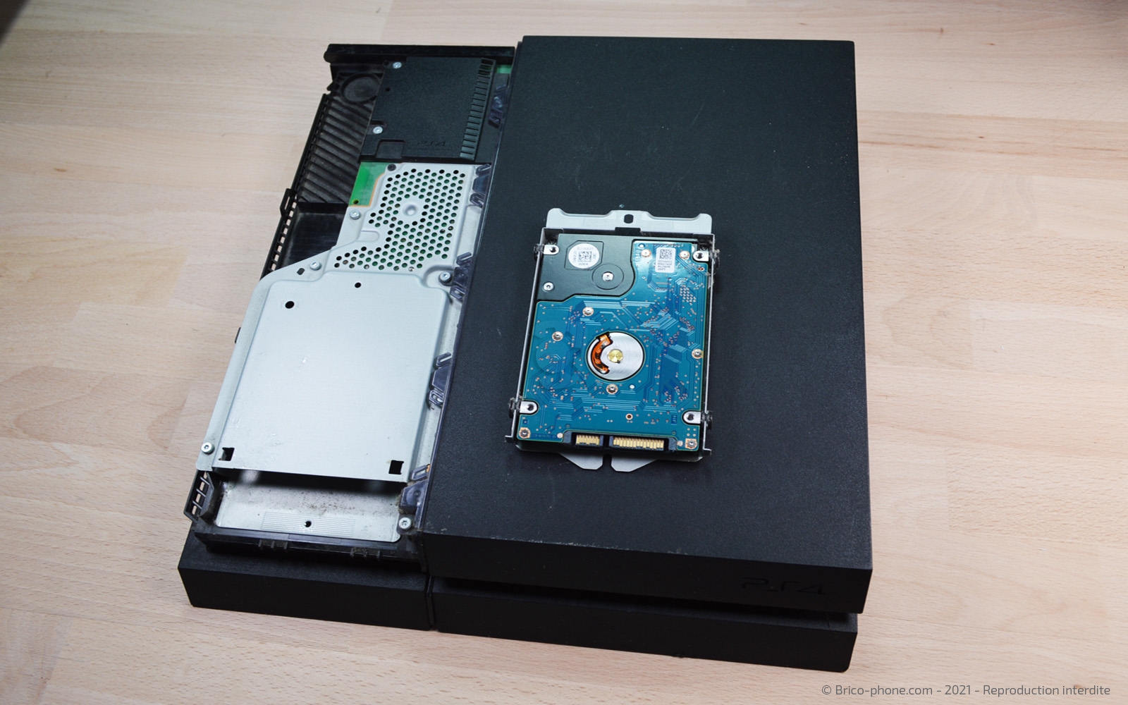 Changement du bloc d'alimentation sur Playstation 4 photo 4