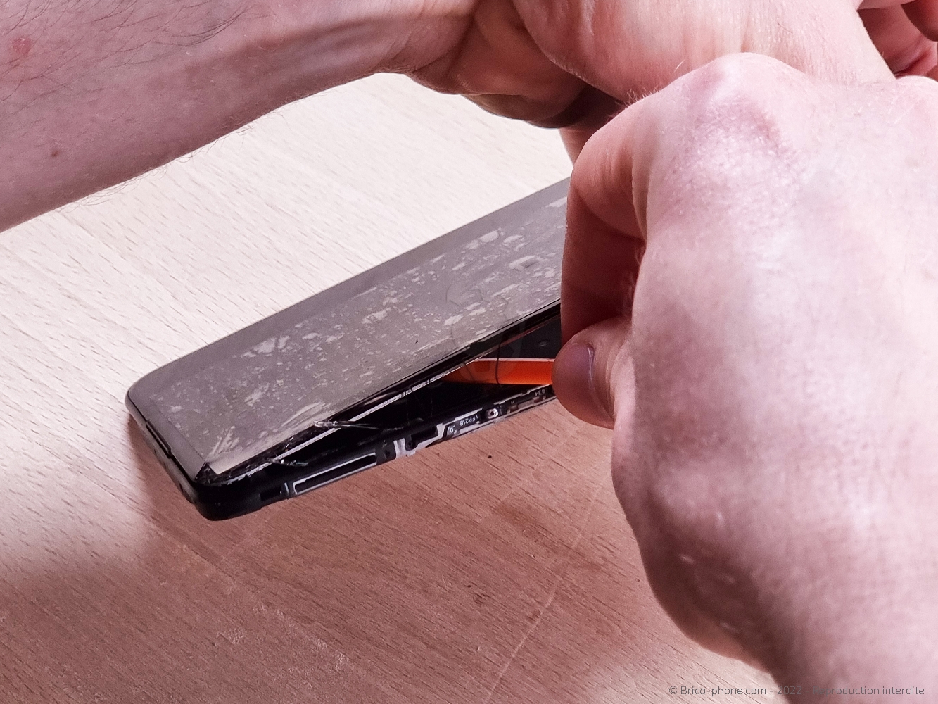 Changement de l'écran (vitre + LCD) sur A53S photo 2