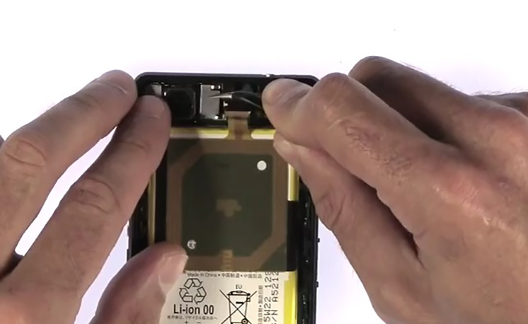 Changement de batterie sur Xperia Z3 Compact photo 1