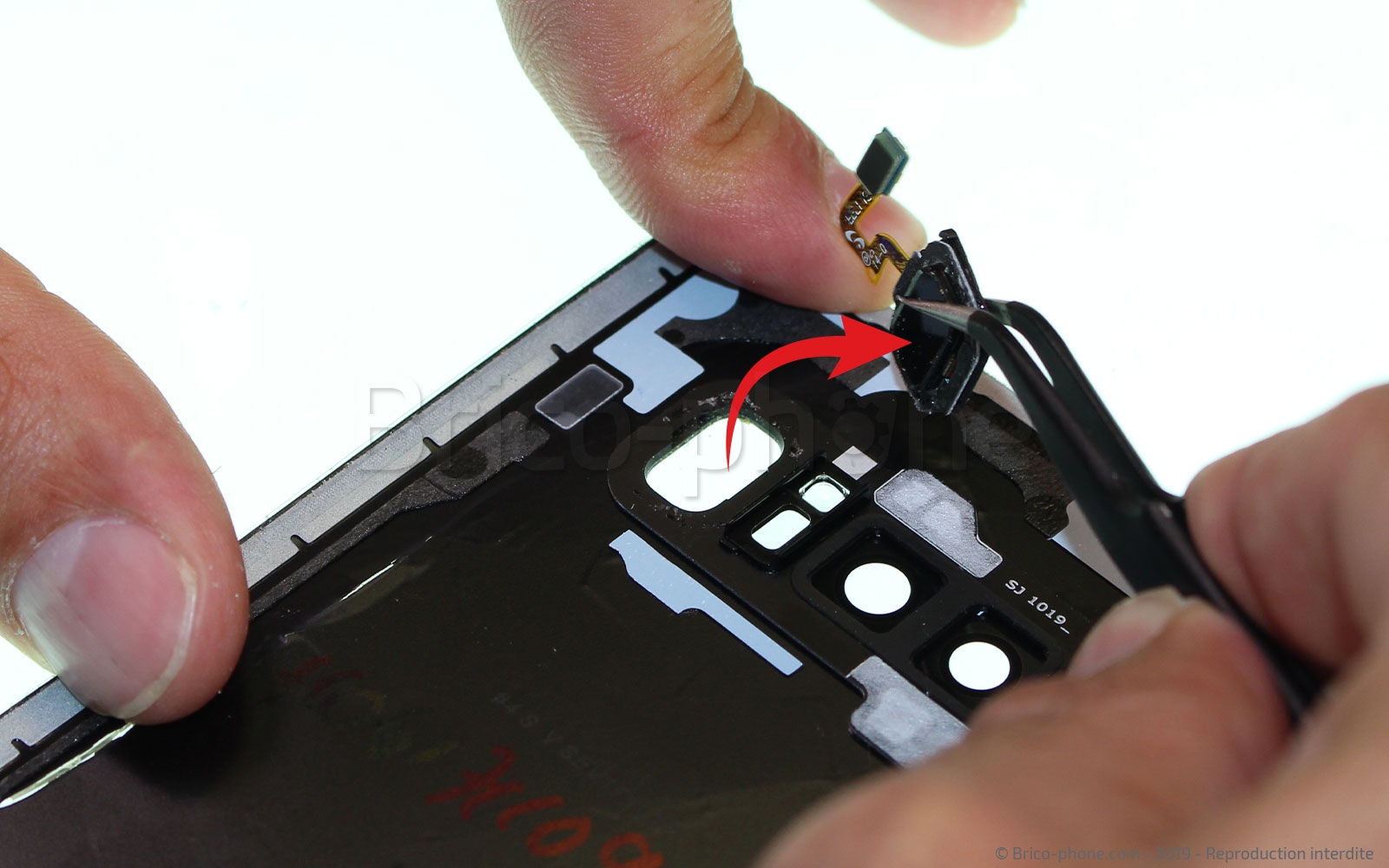 Changement de Vitre Arrière sur Galaxy Note 8 photo 3