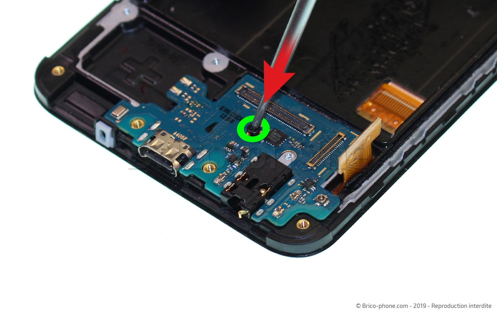 Démontage complet sur Galaxy A40 photo 2