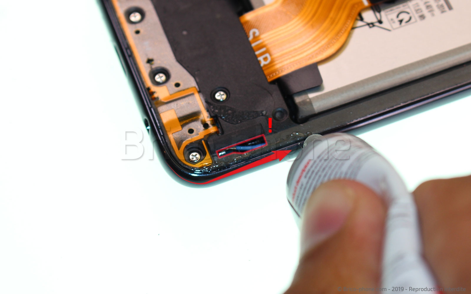 Changement de la vitre arrière sur Galaxy A40 photo 2