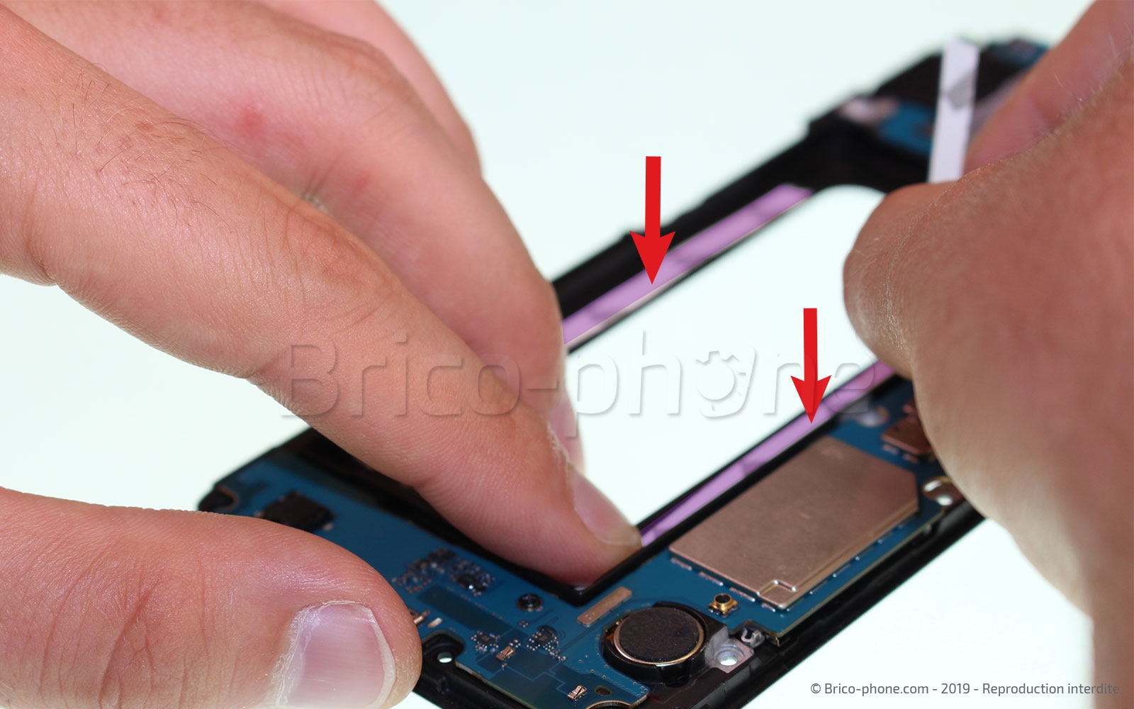 Changement de Batterie sur Galaxy J6 Plus photo 2