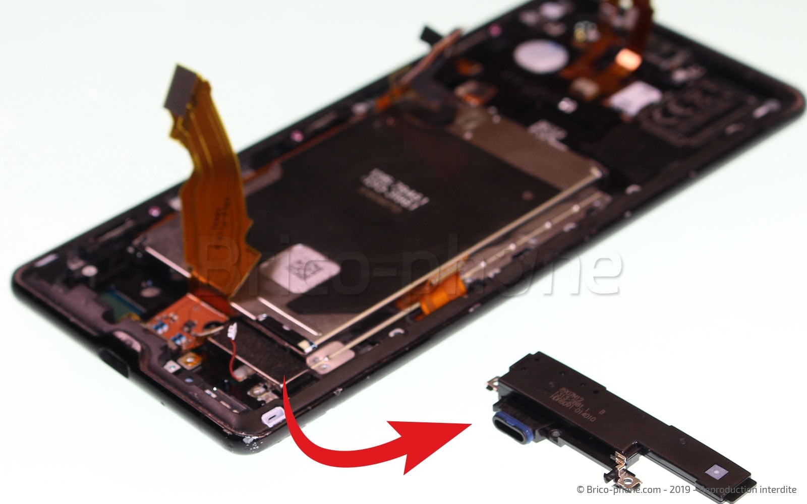 Changement de connecteur de charge sur Xperia XZ3 photo 3