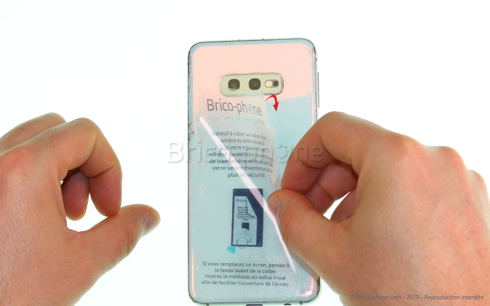 Changement du bloc écran sur châssis sur Galaxy S10e photo 3