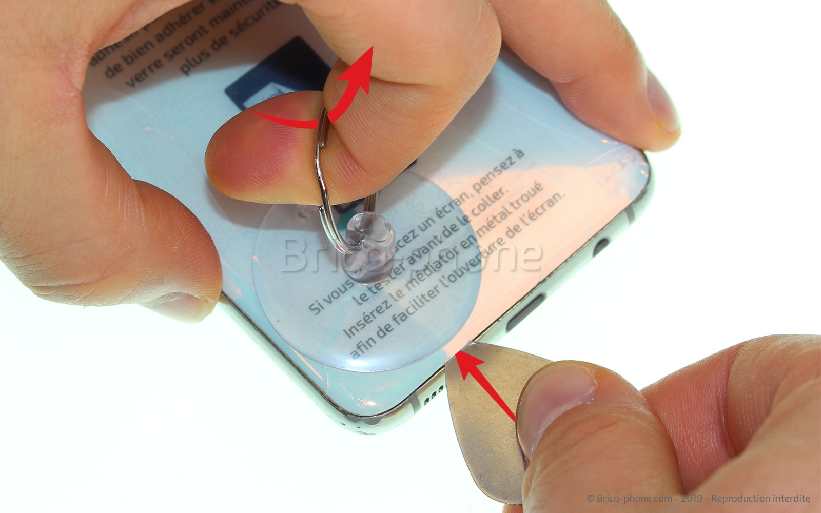 Changement du bloc écran sur châssis sur Galaxy S10e photo 2