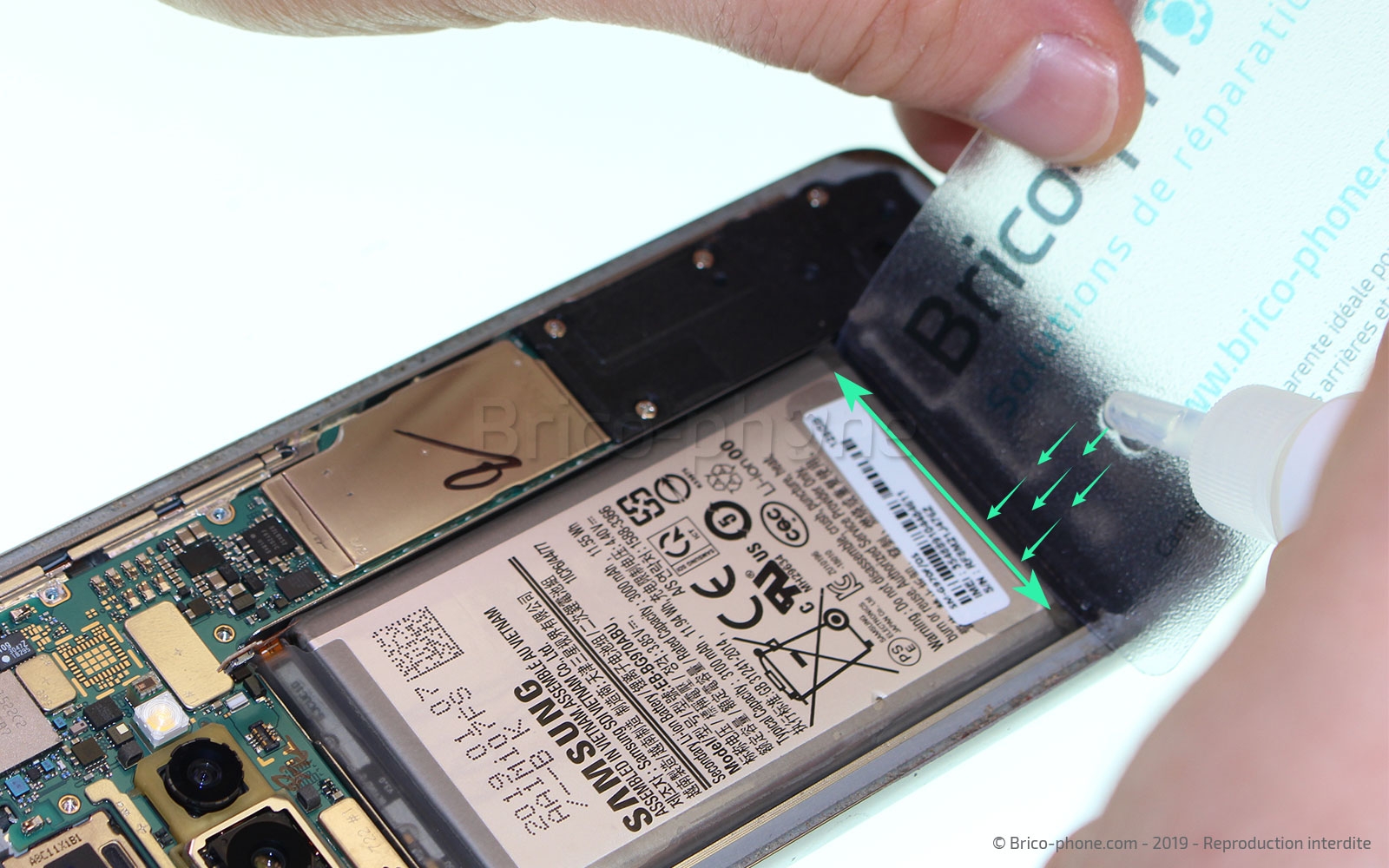 Changement du bloc écran sur châssis sur Galaxy S10e photo 2