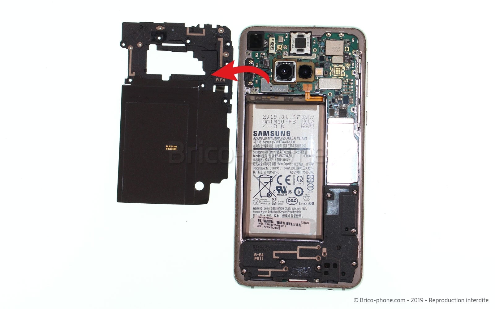 Changement du bloc écran sur châssis sur Galaxy S10e photo 4