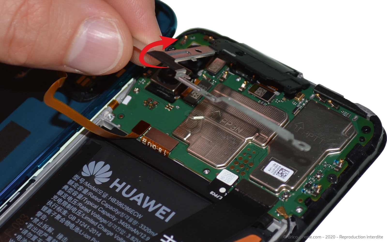 Changement d'écran  ( vitre + LCD ) sur P Smart 2020 photo 2