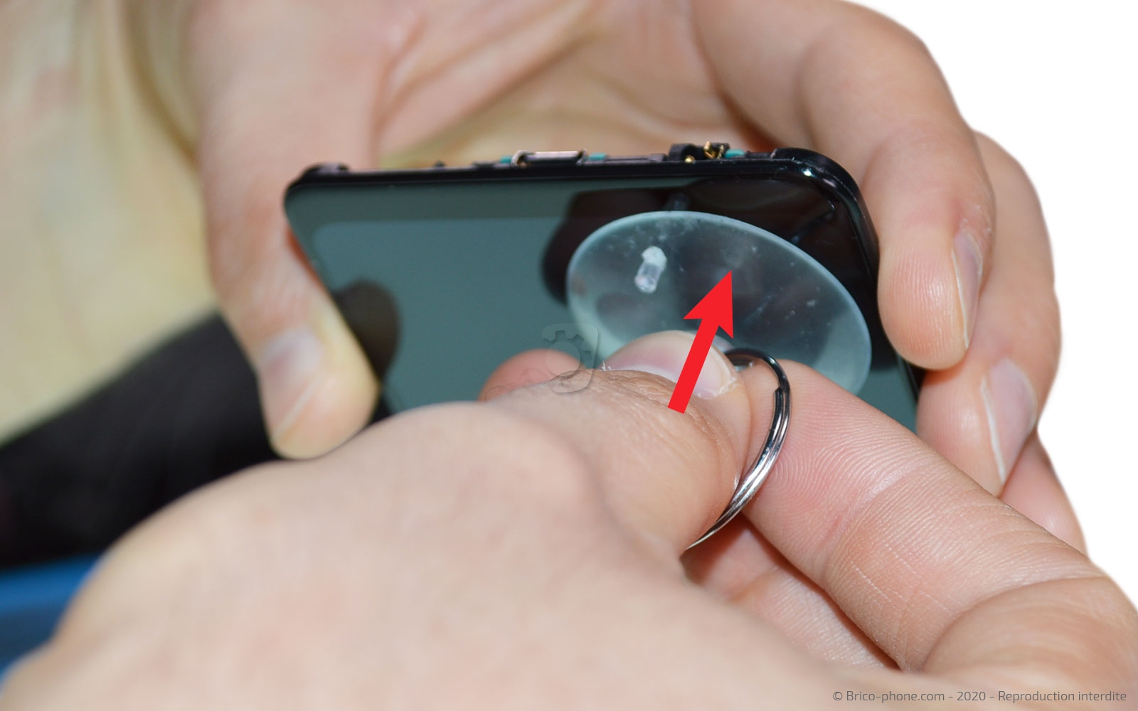 Changement de batterie sur Galaxy A31 photo 3