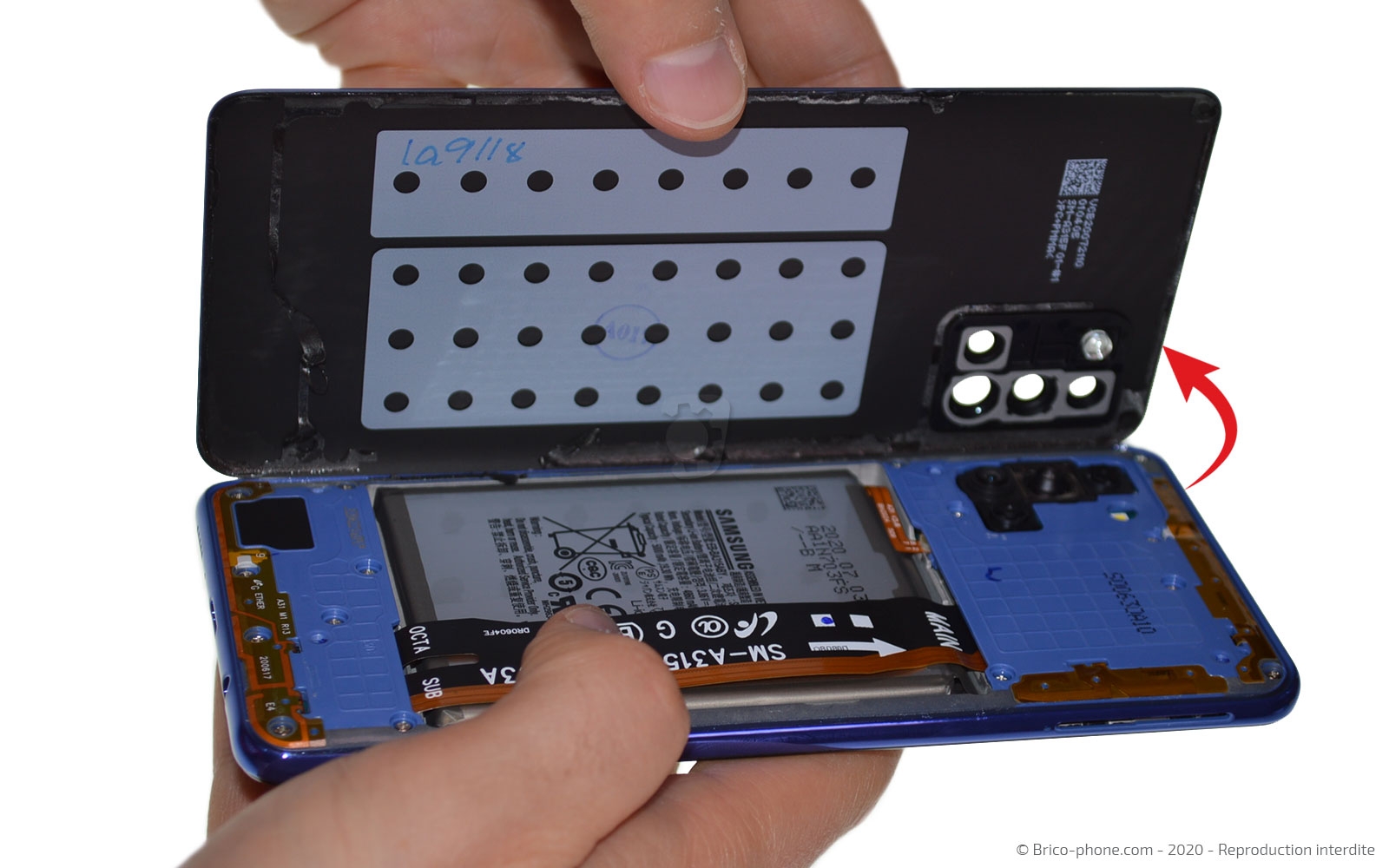 Changement de batterie sur Galaxy A31 photo 2