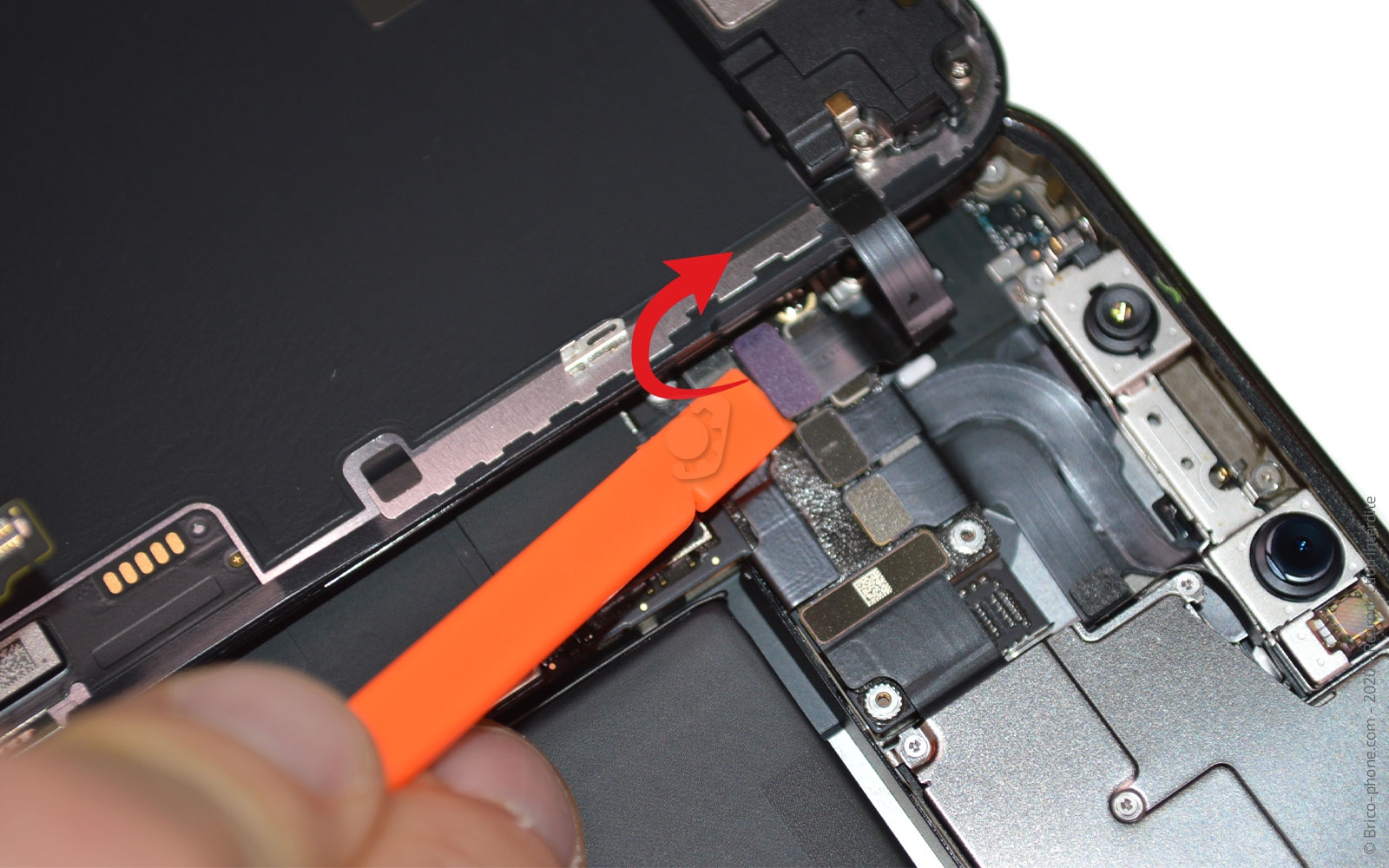 Remplacement du Taptic Engine (vibreur) sur iPhone 12 Pro photo 3