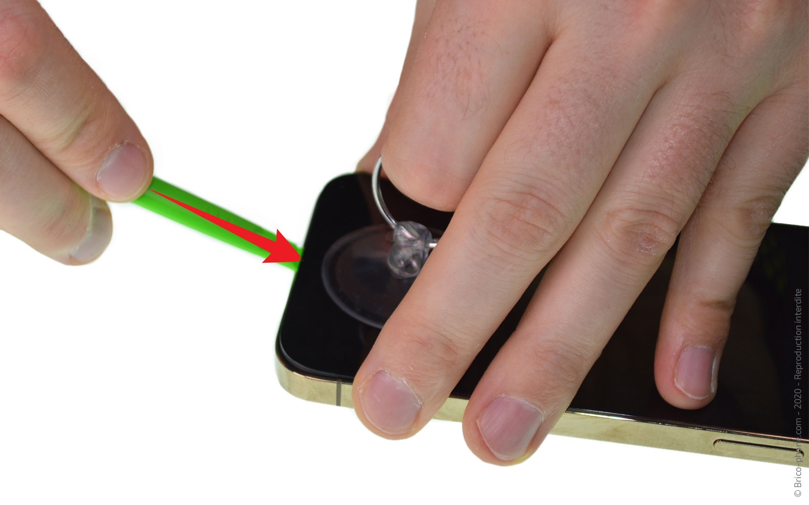 Remplacement du Taptic Engine (vibreur) sur iPhone 12 Pro photo 3