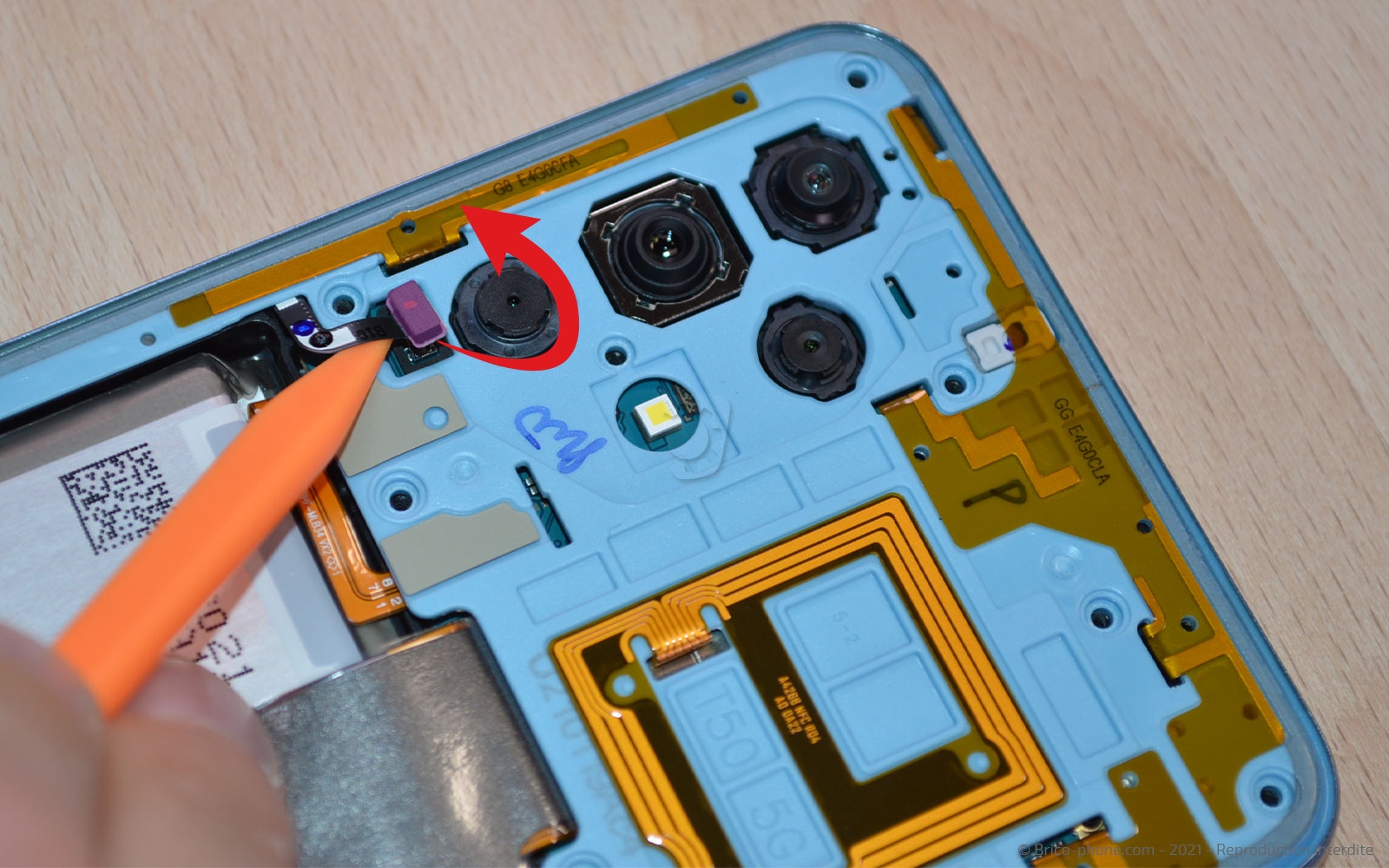 Changement de batterie sur Galaxy A32 5G photo 2