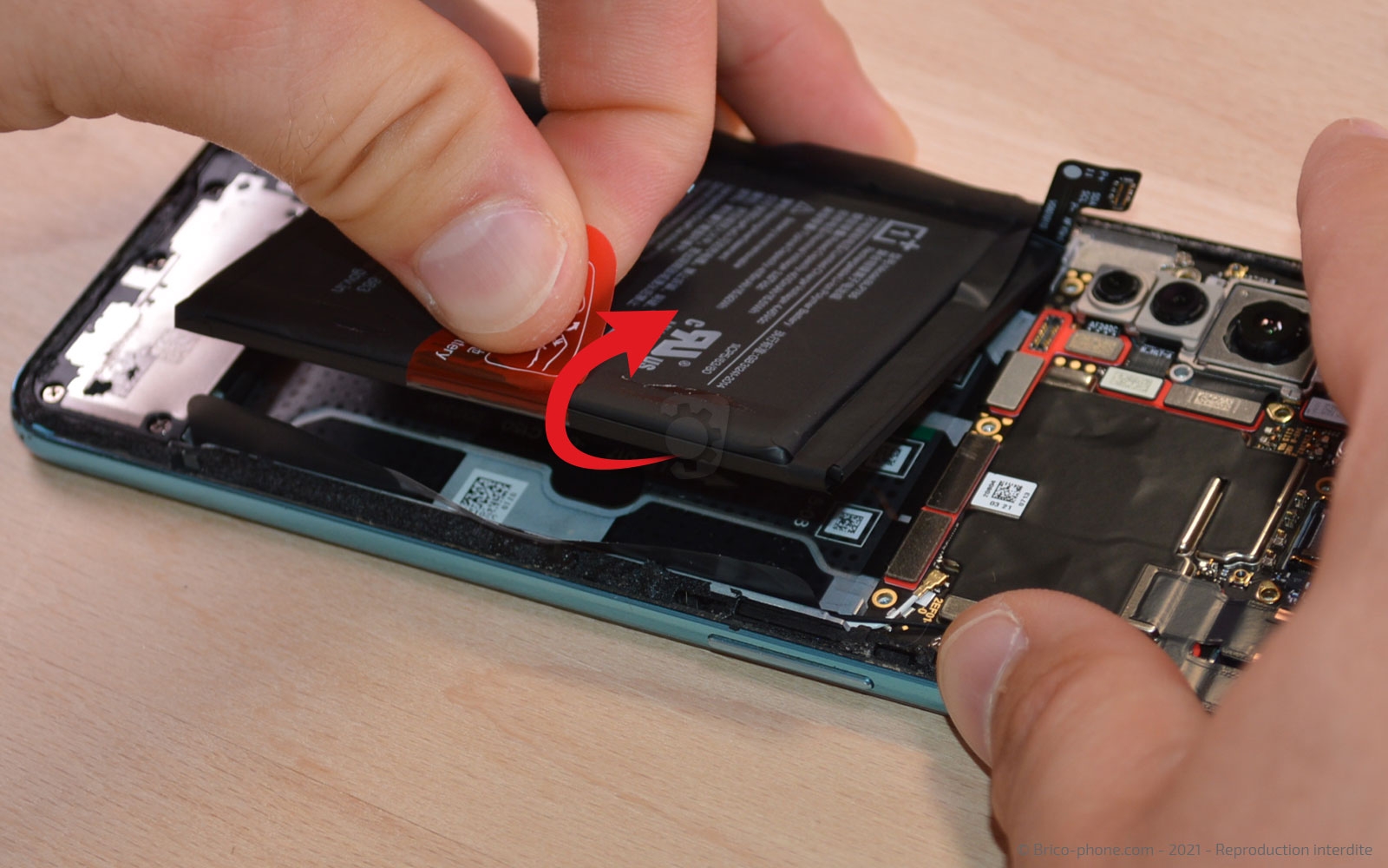 Changement de la batterie sur OnePlus Nord photo 3